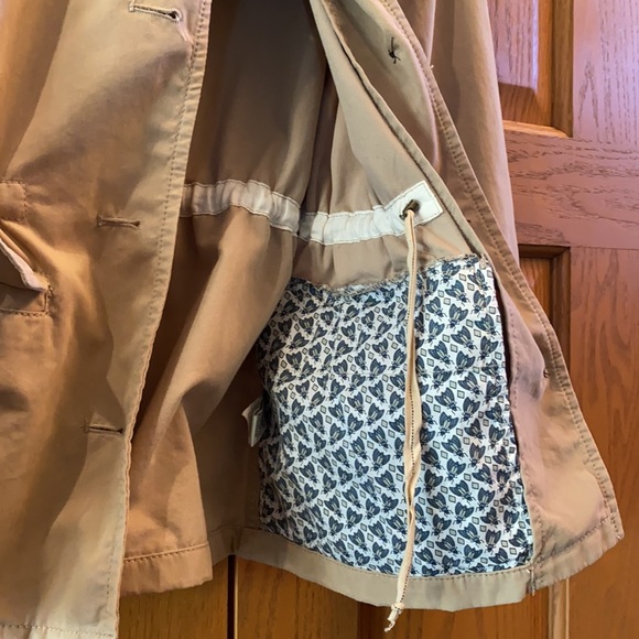 Banana Republic spring jacket. Button up with four pockets. Size 4 Khaki new - Picture 7 of 14